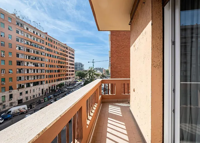 Elegant In Rome-metro Just 5 Minutes Away Apartment