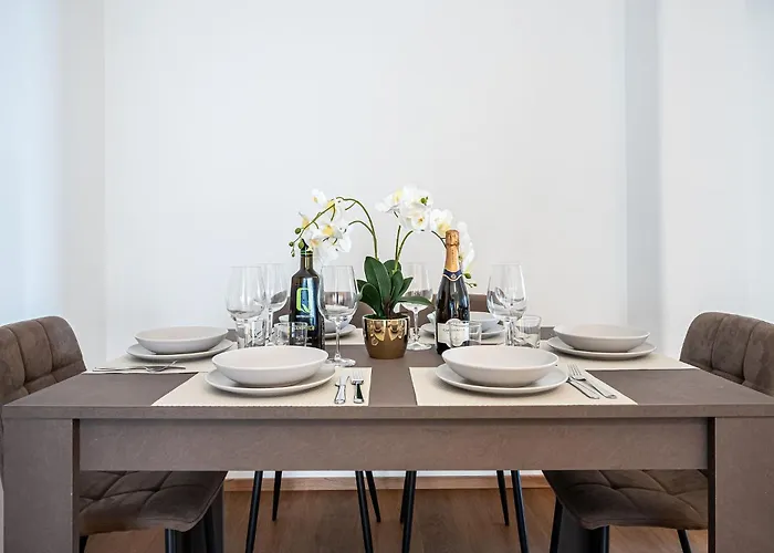 Apartment Elegant In Rome-metro Just 5 Minutes Away *